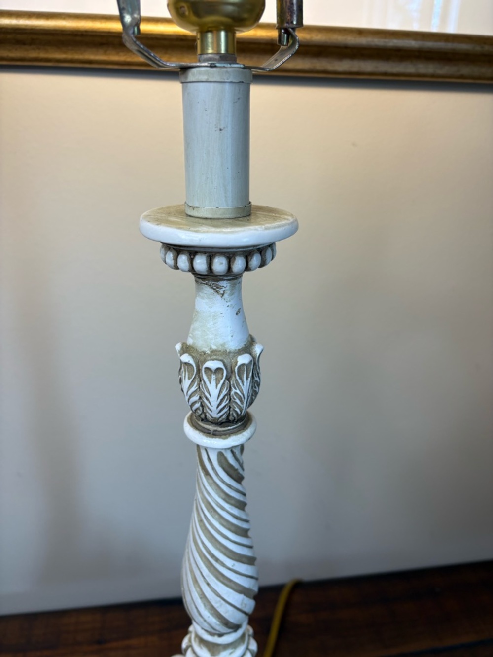 Vintage - Style Table Lamp With a Distressed White Finish/ Lattice Drum Shade - Picture 14 of 15